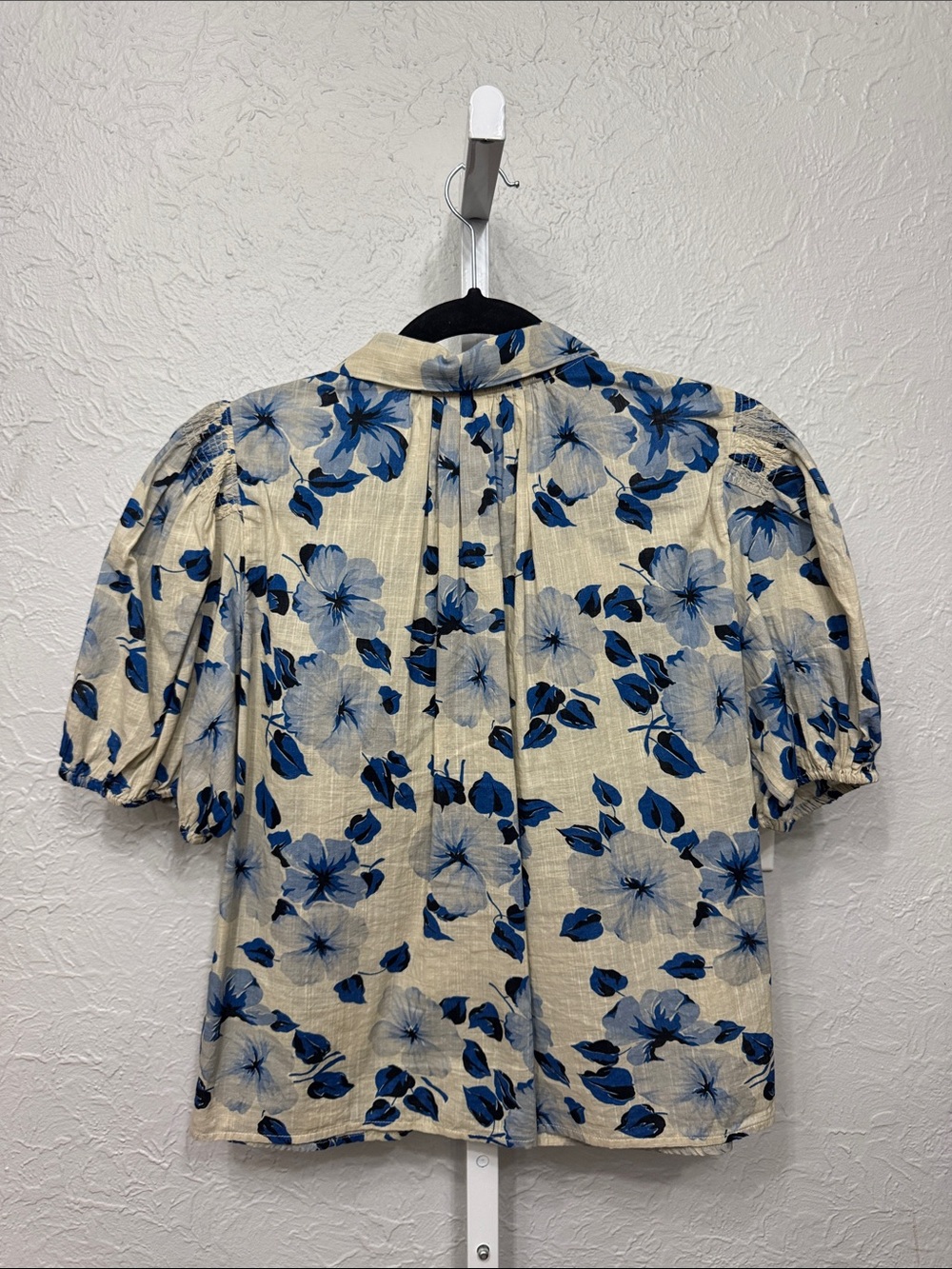 The Great The Fairway Blue Floral Puff Sleeve Button-Front Cotton Blouse - Picture 3 of 7